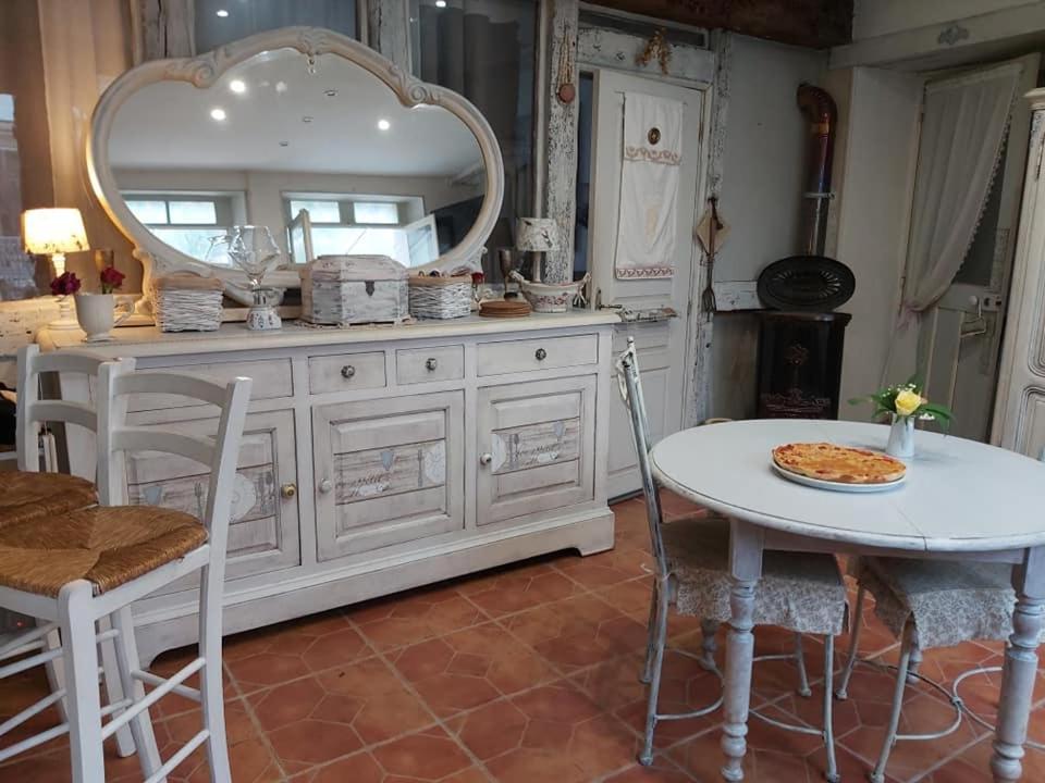 La Maison D'Hocquincourt Bléneau Exteriör bild